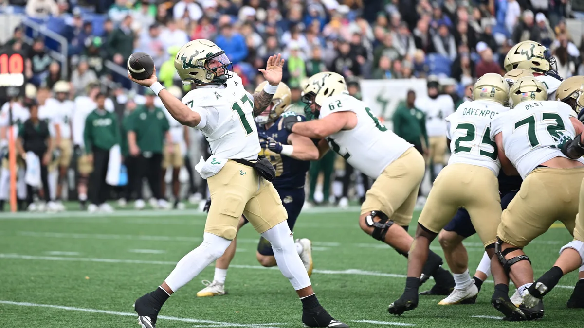 File photo from November 15, 2025: Byrum Brown playing for South Florida against Navy in Annapolis, before his transfer to Auburn. It does not show the Georgia game. The 16:9 cropped derivative is offered under the same CC BY 4.0 licence as the original.