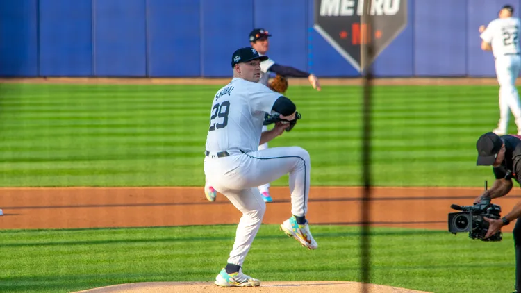 File photo from 18 August 2024: Tarik Skubal pitching for Detroit, the club he played for until the 2026 trade deadline. It does not show the NLCS or the Dodgers. The 16:9 cropped derivative is offered under the same CC BY-SA 2.0 licence as the original.
